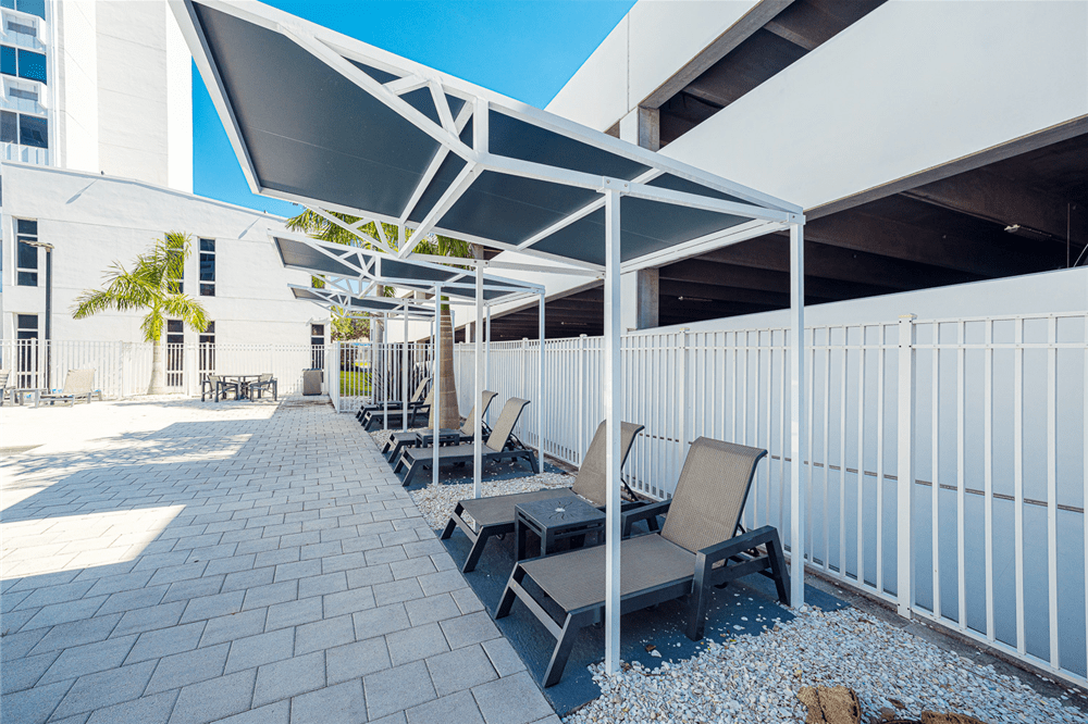 Outdoor sun lounger