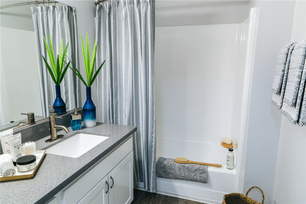 Bathroom vanity cabinet